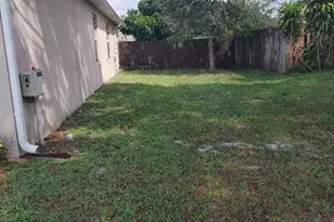 313 NE Glentry Ave, Port Saint Lucie, FL 34983 - Photo 18