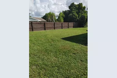 313 NE Glentry Ave, Port Saint Lucie, FL 34983 - Photo 14