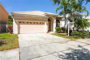 10825 Morningstar Dr, Cooper City, FL 33026 - Photo 2