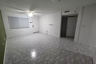 9470 Tangerine Pl, Davie, FL 33324 - Photo 4