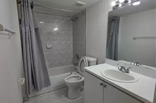 9470 Tangerine Pl, Davie, FL 33324 - Photo 10