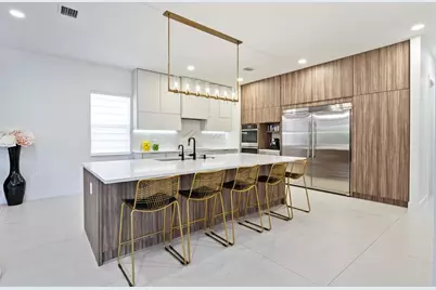 2001  Meadows Dr, Davie, FL 33324 - Photo 6