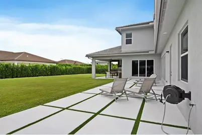 2001  Meadows Dr, Davie, FL 33324 - Photo 36