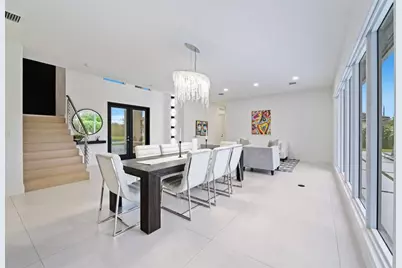 2001  Meadows Dr, Davie, FL 33324 - Photo 14