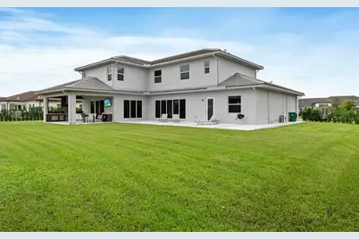 2001  Meadows Dr, Davie, FL 33324 - Photo 4