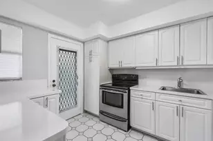 6100 S Falls Cir Dr, Lauderhill, FL 33319 - Photo 4