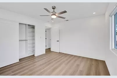 699 NE 70th St, Boca Raton, FL 33487 - Photo 38