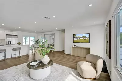 699 NE 70th St, Boca Raton, FL 33487 - Photo 8