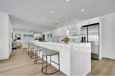 699 NE 70th St, Boca Raton, FL 33487 - Photo 10