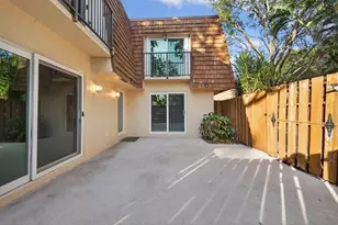 9110 SW 22nd Ct, Davie, FL 33324 - Photo 4