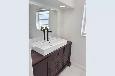 2101 NE 55th Ct, Fort Lauderdale, FL 33308 - Photo 6