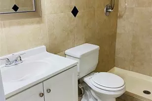 10046 Winding Lake Rd, Sunrise, FL 33351 - Photo 6