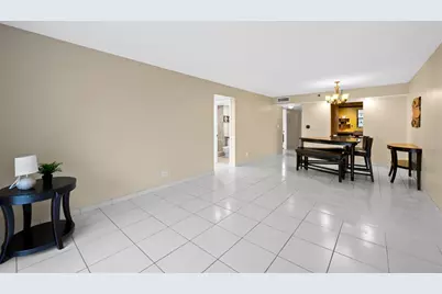 3300 W Rolling Hills Cir, Unit #610, Davie, FL 33328 - Photo 4