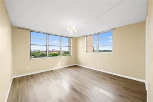 3300 W Rolling Hills Cir, Davie, FL 33328 - Photo 10