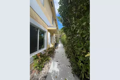 1948 NE 2nd Street, Deerfield Beach, FL 33441 - Photo 30