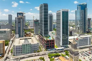 159 NE 6th St, Miami, FL 33132 - Photo 14