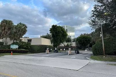 1700  Embassy Dr, Unit #504, West Palm Beach, FL 33401 - Photo 32