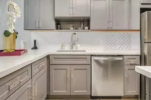 2907 NE 8th Terrace, Wilton Manors, FL 33334 - Photo 2