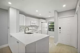 510 NW 103rd Terrace, Pembroke Pines, FL 33026 - Photo 2