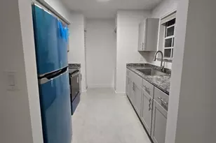 8657 SW 5th St, Pembroke Pines, FL 33025 - Photo 4