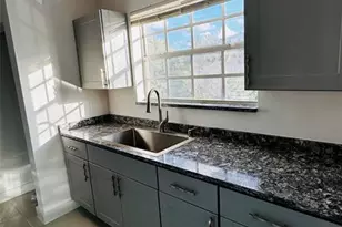 8657 SW 5th St, Pembroke Pines, FL 33025 - Photo 4