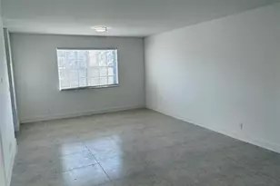 8657 SW 5th St, Pembroke Pines, FL 33025 - Photo 6