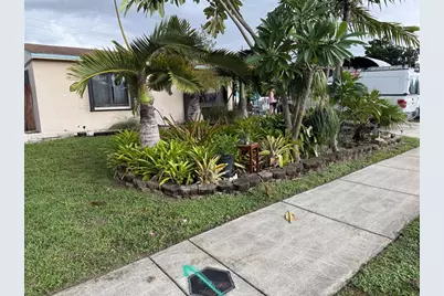 1821 SW 50th Ave, Fort Lauderdale, FL 33317 - Photo 2