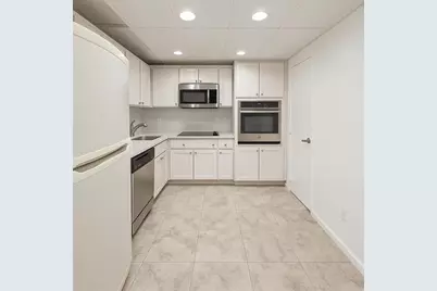 400  Kings Point Dr, Unit #422, Sunny Isles Beach, FL 33160 - Photo 4