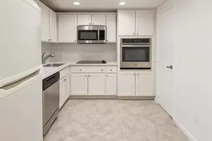 400 Kings Point Dr Unit, Sunny Isles Beach, FL 33160 - Photo 4