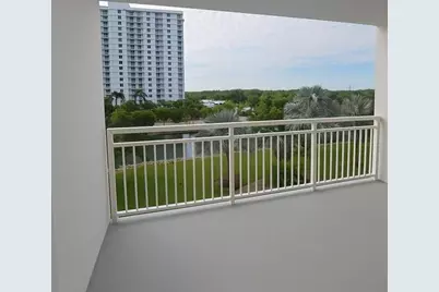 400  Kings Point Dr, Unit #422, Sunny Isles Beach, FL 33160 - Photo 2