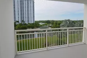 400 Kings Point Dr Unit, Sunny Isles Beach, FL 33160 - Photo 2