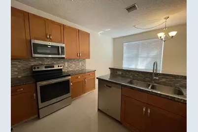 1156  Chinaberry Dr, Weston, FL 33327 - Photo 10