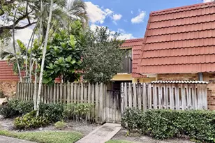 736 NW 98th Cir, Plantation, FL 33324 - Photo 4