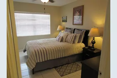 10561  Greentrail Dr, Boynton Beach, FL 33436 - Photo 4