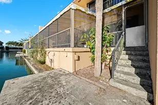 15442 Kippford Ct, Miami Lakes, FL 33014 - Photo 24