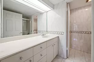 15442 Kippford Ct, Miami Lakes, FL 33014 - Photo 14