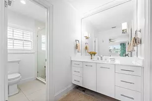 301 Venetian Dr, Delray Beach, FL 33483 - Photo 24