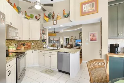 6040 SE Martinique Dr, Unit #201, Stuart, FL 34997 - Photo 6
