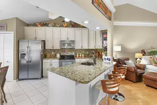 6040 SE Martinique Dr, Stuart, FL 34997 - Photo 4