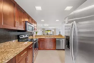 7110 SW 42nd Ct, Davie, FL 33314 - Photo 10