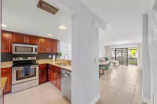 7110 SW 42nd Ct, Davie, FL 33314 - Photo 4