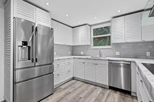 1050 Seminole Dr, Fort Lauderdale, FL 33304 - Photo 6