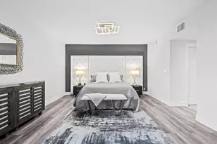 1050 Seminole Dr, Fort Lauderdale, FL 33304 - Photo 14