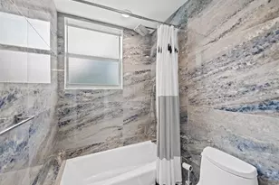 1050 Seminole Dr, Fort Lauderdale, FL 33304 - Photo 16