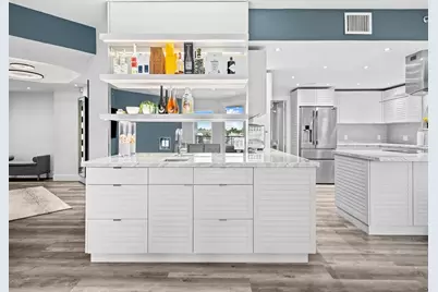 1050  Seminole Dr, Unit #2A, Fort Lauderdale, FL 33304 - Photo 2