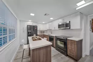 903 Cypress Grove Dr, Pompano Beach, FL 33069 - Photo 2