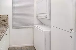 2361 NE 10th St, Pompano Beach, FL 33062 - Photo 4