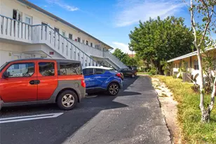 2361 NE 10th St, Pompano Beach, FL 33062 - Photo 16