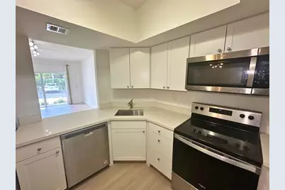 50 SW 3rd Ave, Unit #110, Boca Raton, FL 33432 - Photo 8