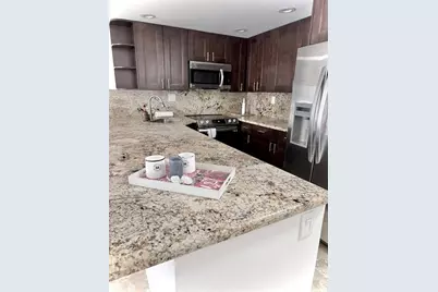 550  Bayshore Dr, Unit #310, Fort Lauderdale, FL 33304 - Photo 2